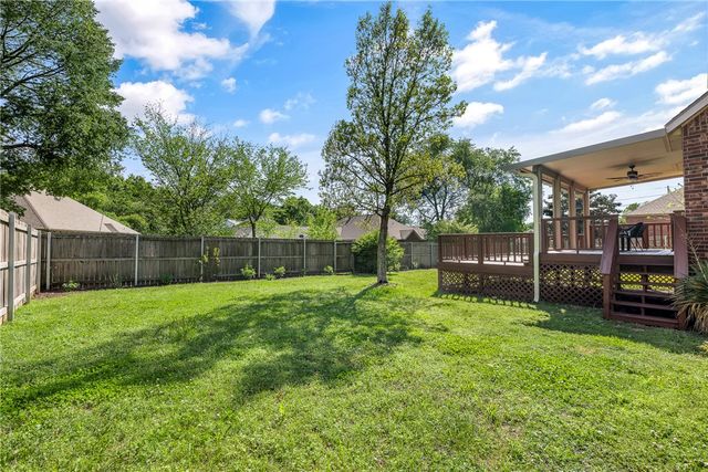 4829 W New Bridge Road, Fayetteville, AR 72704