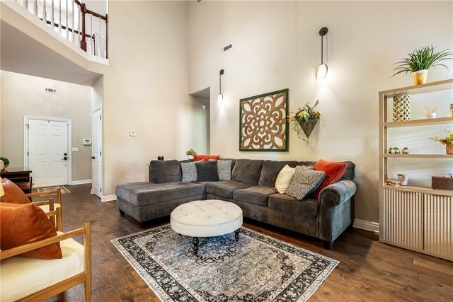 4829 W New Bridge Road, Fayetteville, AR 72704