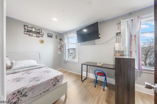 343 Dewitt St, Linden City, NJ 07036