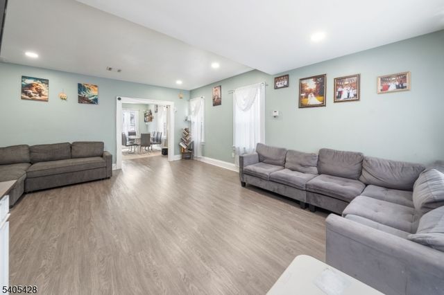 343 Dewitt St, Linden City, NJ 07036