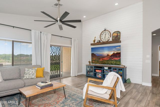 871 E HAROLD Drive, San Tan Valley, AZ 85140