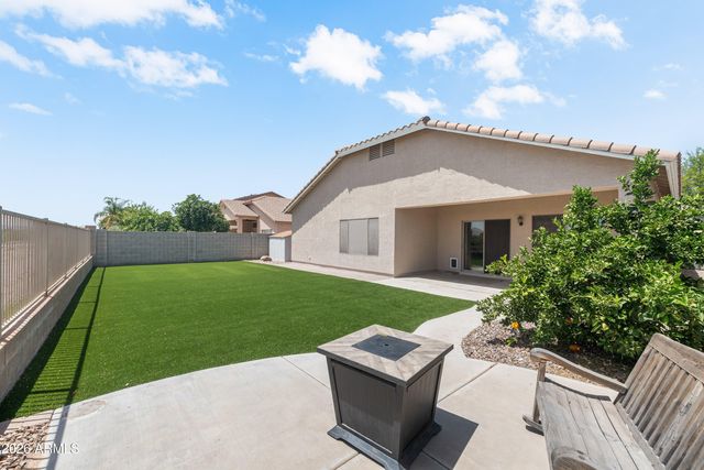 871 E HAROLD Drive, San Tan Valley, AZ 85140