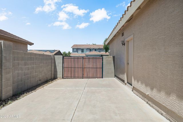 871 E HAROLD Drive, San Tan Valley, AZ 85140