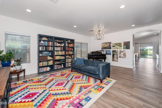 871 E HAROLD Drive, San Tan Valley, AZ 85140