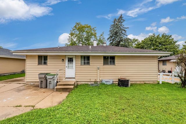 8254 N 106th STREET, Milwaukee, WI 53224
