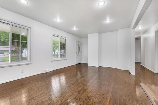 8254 N 106th STREET, Milwaukee, WI 53224