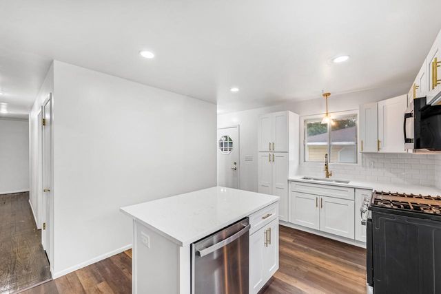 8254 N 106th STREET, Milwaukee, WI 53224