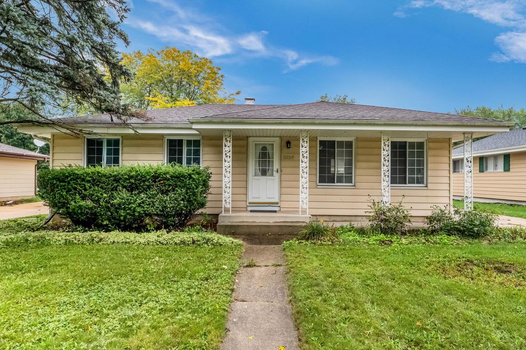 8254 N 106th STREET, Milwaukee, WI 53224