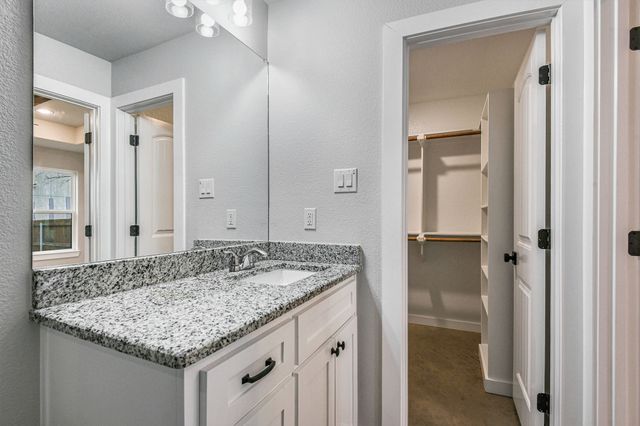 2223 Comet Trail, Granbury, TX 76048