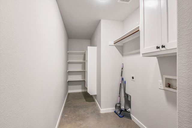 2223 Comet Trail, Granbury, TX 76048