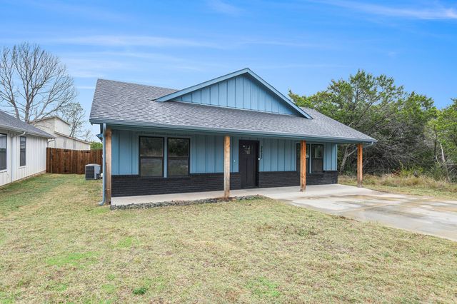 2223 Comet Trail, Granbury, TX 76048