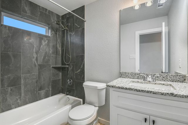 2223 Comet Trail, Granbury, TX 76048