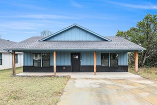 2223 Comet Trail, Granbury, TX 76048