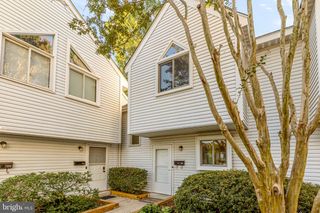 807 LOCUST ST #5, Herndon, VA 20170