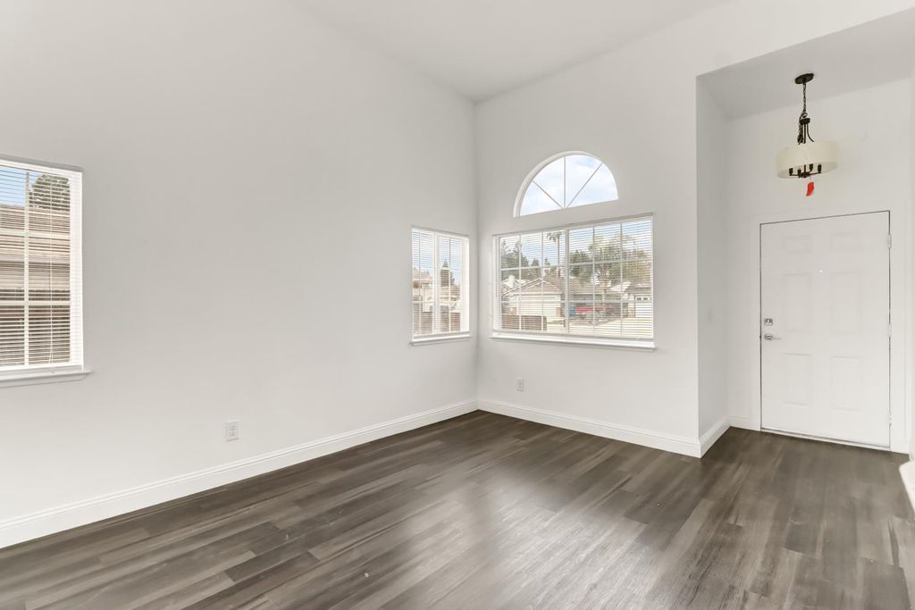 640 Calaveras Ct, Yuba City, CA 95991