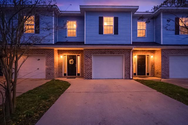 996 Leigh Ann Lane, Fort Walton Beach, FL 32547