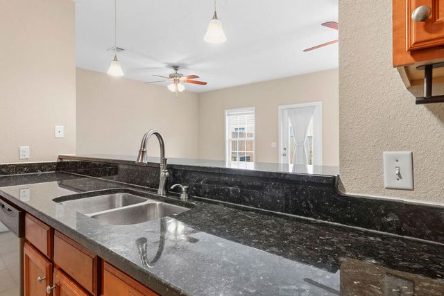 996 Leigh Ann Lane, Fort Walton Beach, FL 32547