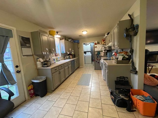 401 FAULKNER HEIGHTS DR, Atoka, TN 38004