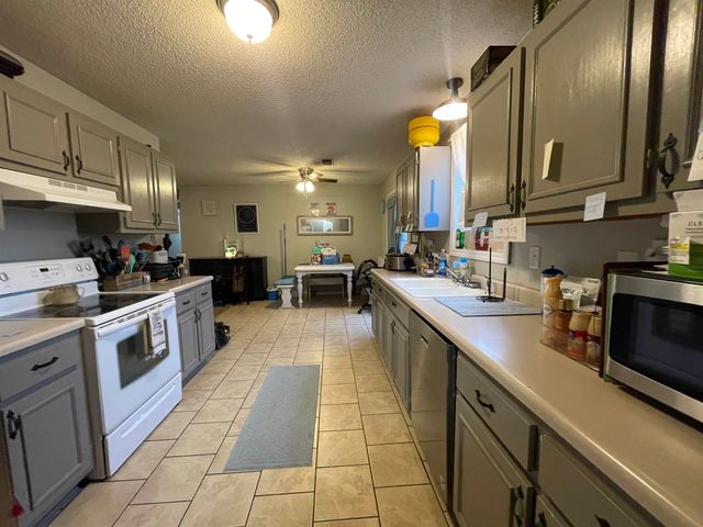 401 FAULKNER HEIGHTS DR, Atoka, TN 38004