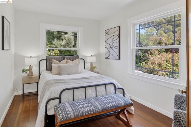 6301 Hillmont Drive, Oakland, CA 94605
