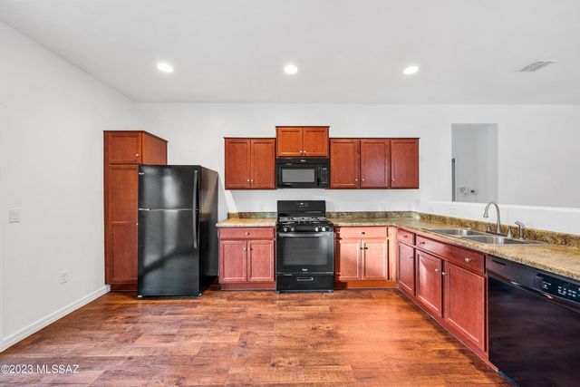 6662 S Cut Bow Drive, Tucson, AZ 85757