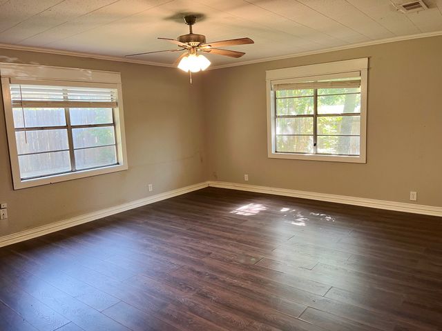 1601 W Bond Street, Denison, TX 75020