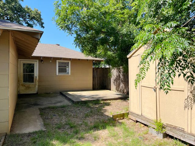 1601 W Bond Street, Denison, TX 75020