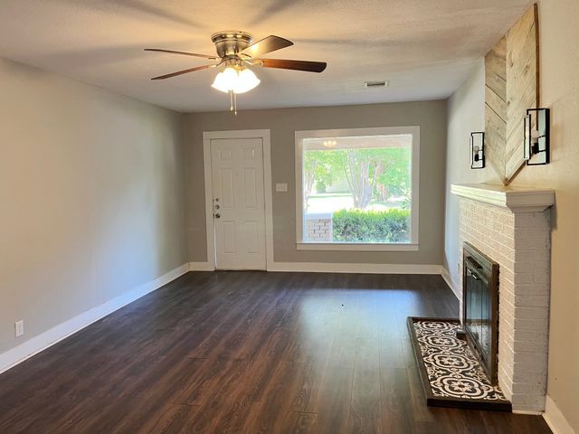 1601 W Bond Street, Denison, TX 75020