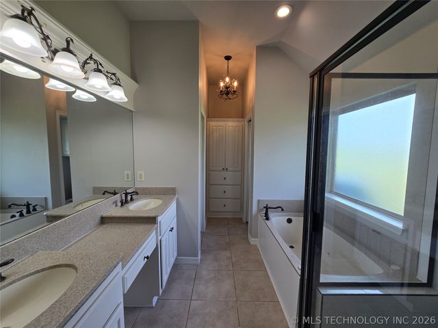 5108 E Hickory Meadow Drive, Claremore, OK 74019