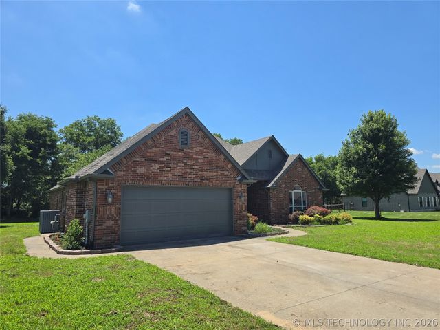5108 E Hickory Meadow Drive, Claremore, OK 74019