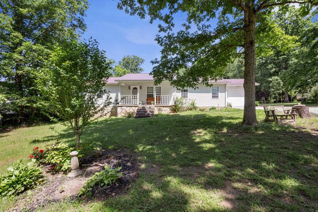 300 Troy Ln, Hohenwald, TN 38462