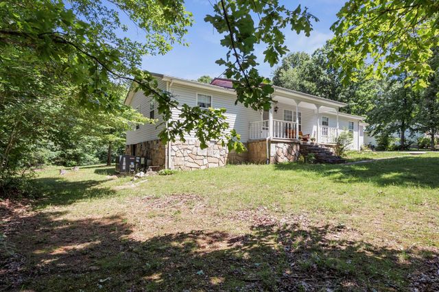 300 Troy Ln, Hohenwald, TN 38462