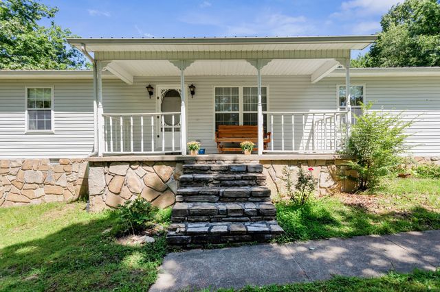 300 Troy Ln, Hohenwald, TN 38462