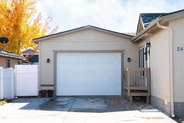 2456 SW Mariposa Loop, Redmond, OR 97756