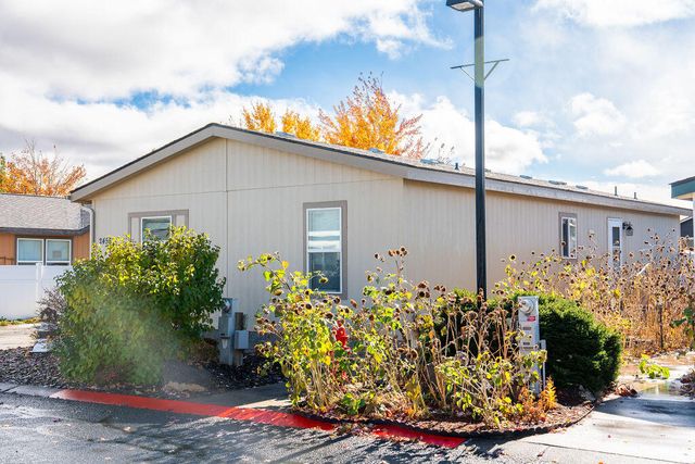 2456 SW Mariposa Loop, Redmond, OR 97756