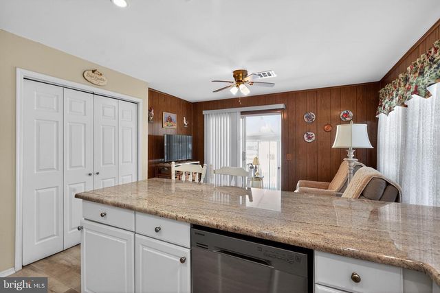 14 DORAL DR, Toms River, NJ 08757