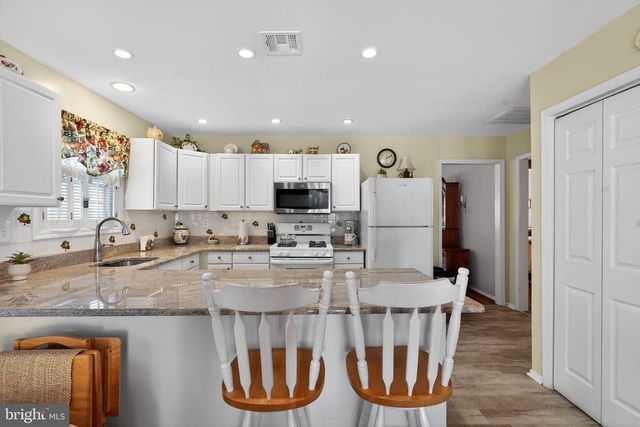 14 DORAL DR, Toms River, NJ 08757