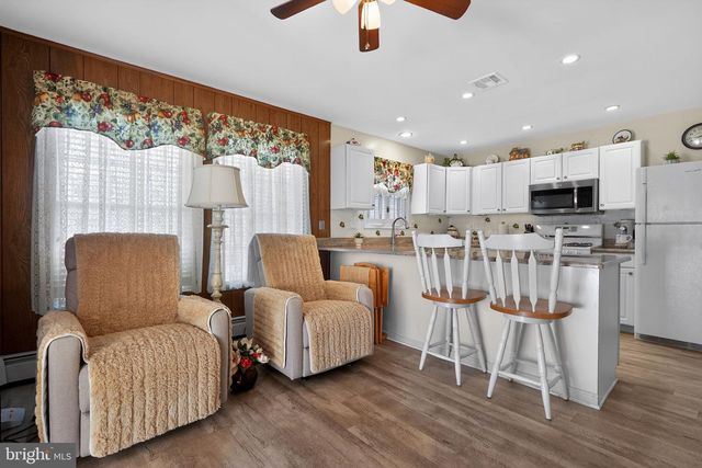 14 DORAL DR, Toms River, NJ 08757