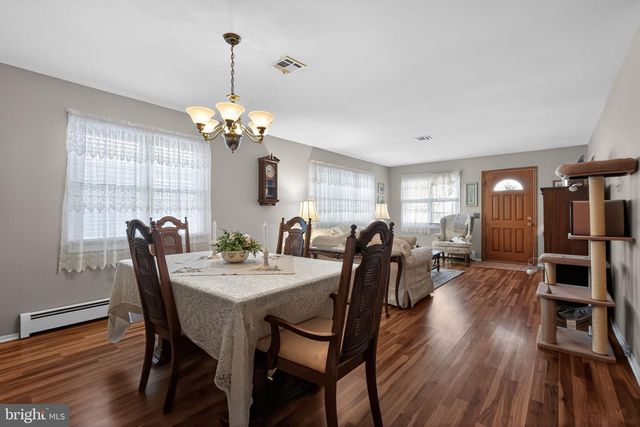 14 DORAL DR, Toms River, NJ 08757