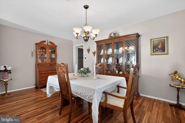 14 DORAL DR, Toms River, NJ 08757