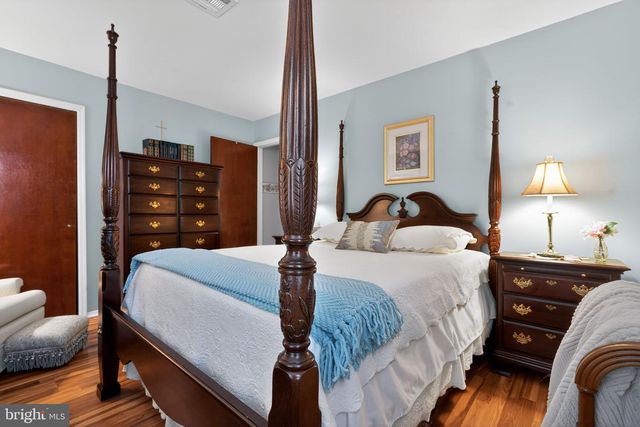 14 DORAL DR, Toms River, NJ 08757