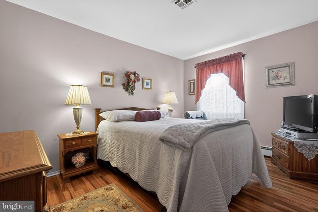 14 DORAL DR, Toms River, NJ 08757