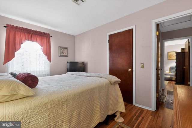 14 DORAL DR, Toms River, NJ 08757