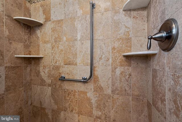 14 DORAL DR, Toms River, NJ 08757