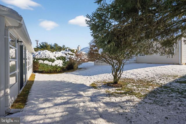 14 DORAL DR, Toms River, NJ 08757