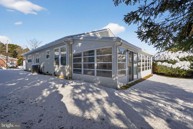 14 DORAL DR, Toms River, NJ 08757