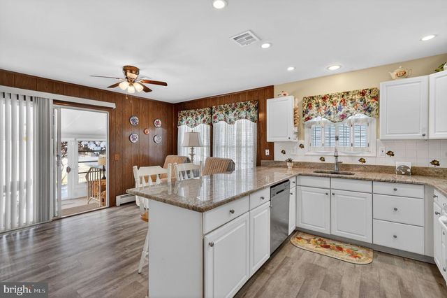 14 DORAL DR, Toms River, NJ 08757