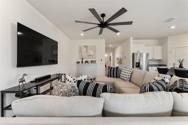 4932 NW 39TH LOOP, Ocala, FL 34482