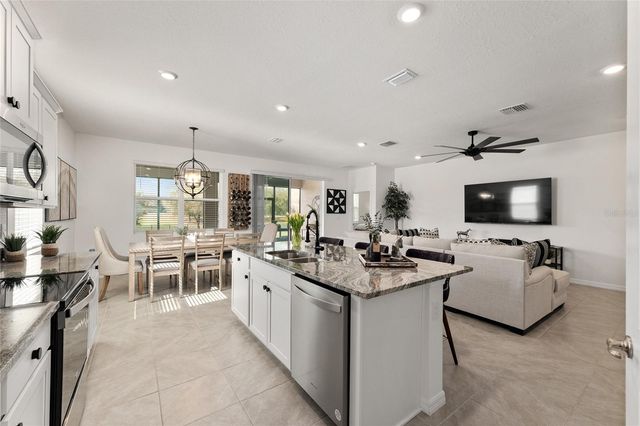 4932 NW 39TH LOOP, Ocala, FL 34482