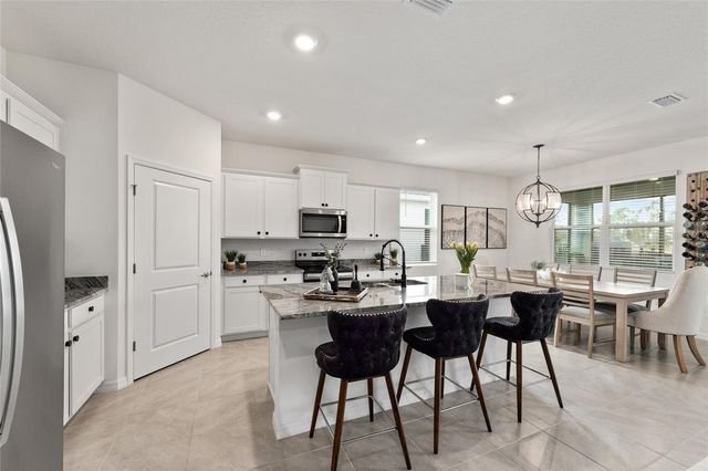 4932 NW 39TH LOOP, Ocala, FL 34482